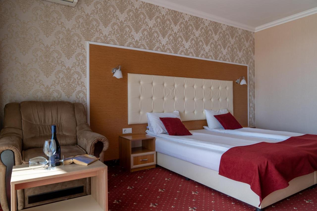 Hotel Paradise Ognyanovo  Buitenkant foto